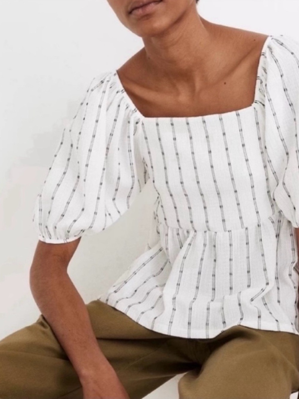 Madewell • Puff-Sleeve Empire
Waist Top